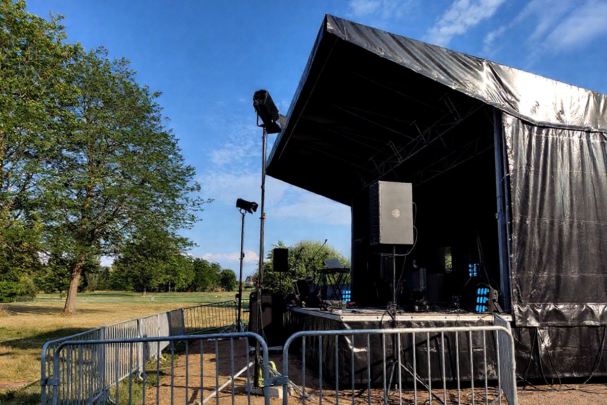 Plateau 47 m² — scène mobile CENTRIS SARL